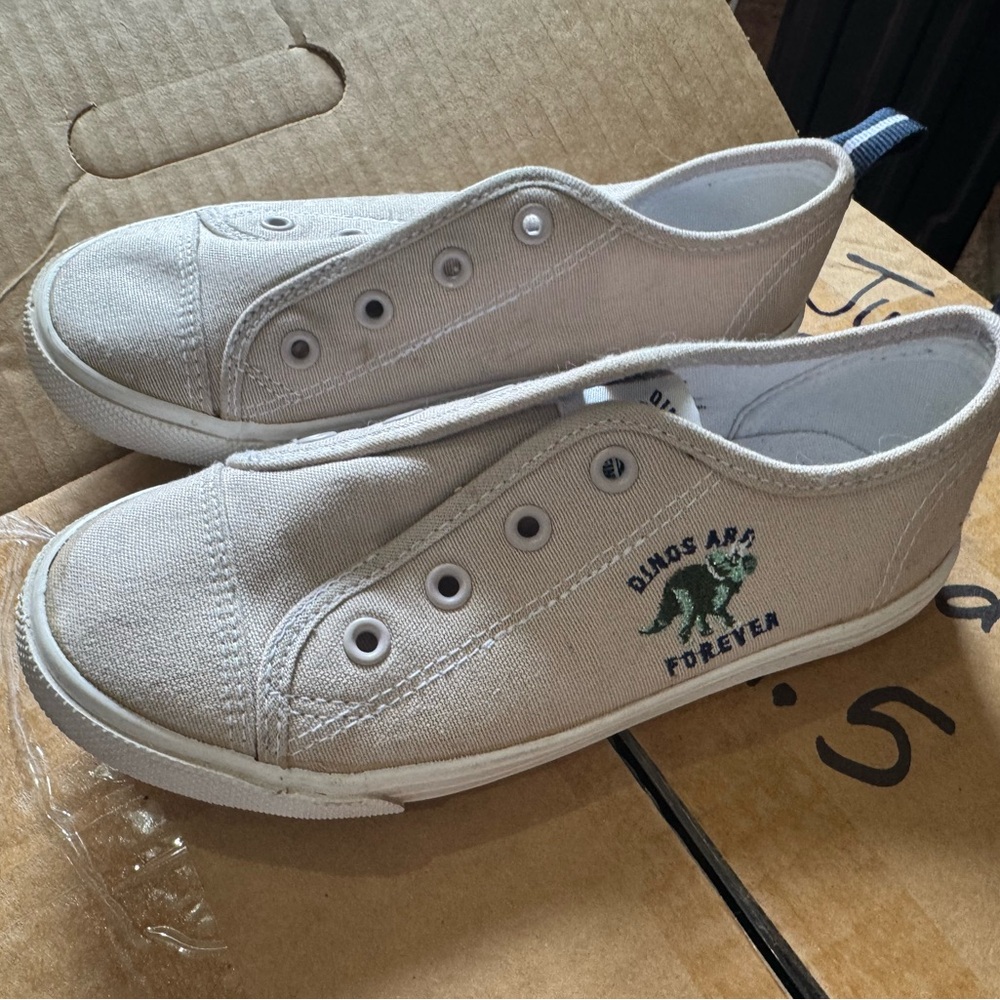 Kids Canvas Sneakers in Cream